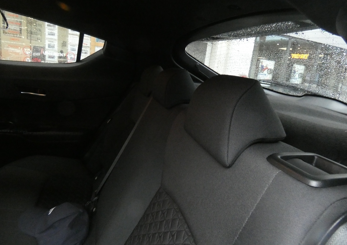 Toyota C-HR — 11